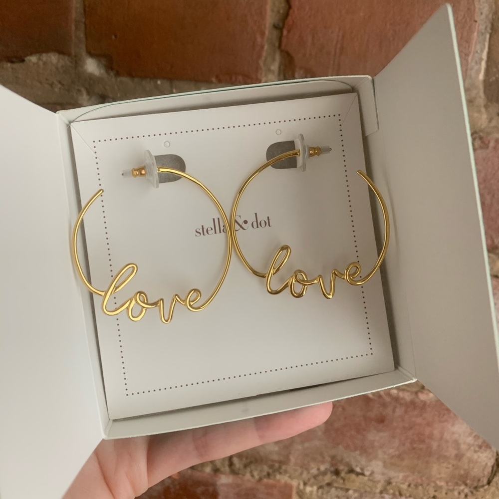 S&D NIB Love Hoops in GOLD